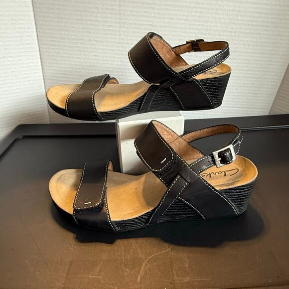 Clarks Leather Wedge Sandals Black Strappy Slingback 7W Comfort Shoes - Picture 4 of 10